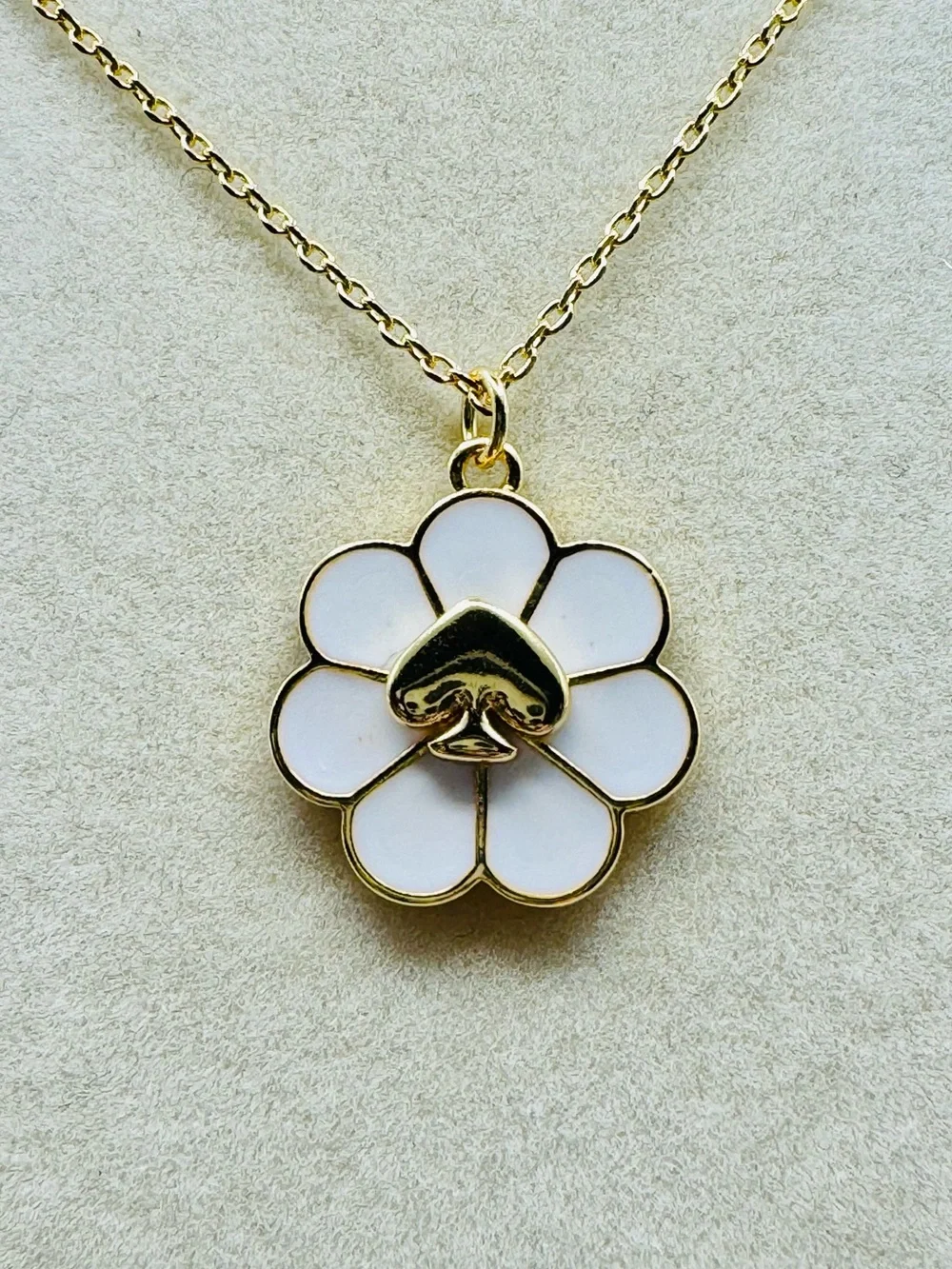 KATE SPADE Day Tripper Daisy Necklace NWOT